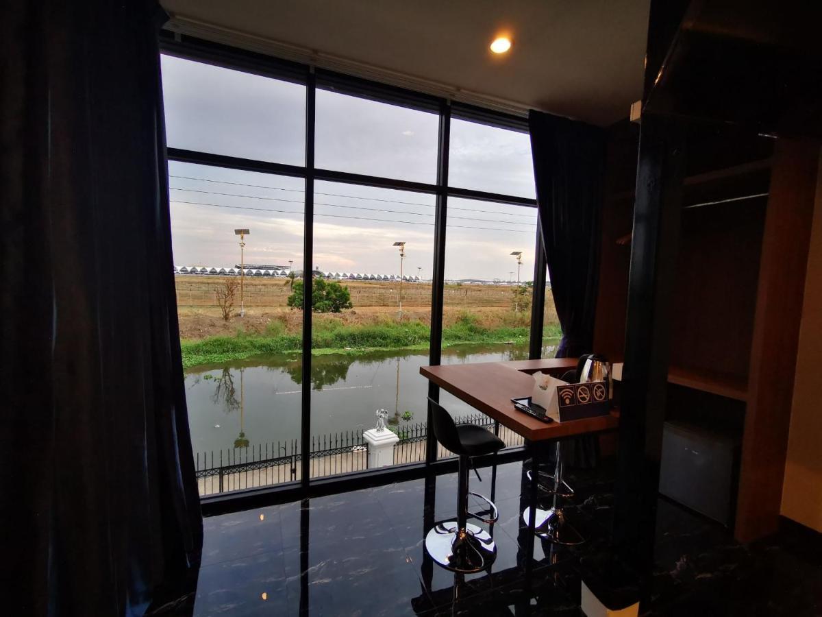 Skyline Resort Ban Khlong Lat Bua Khao Exteriör bild