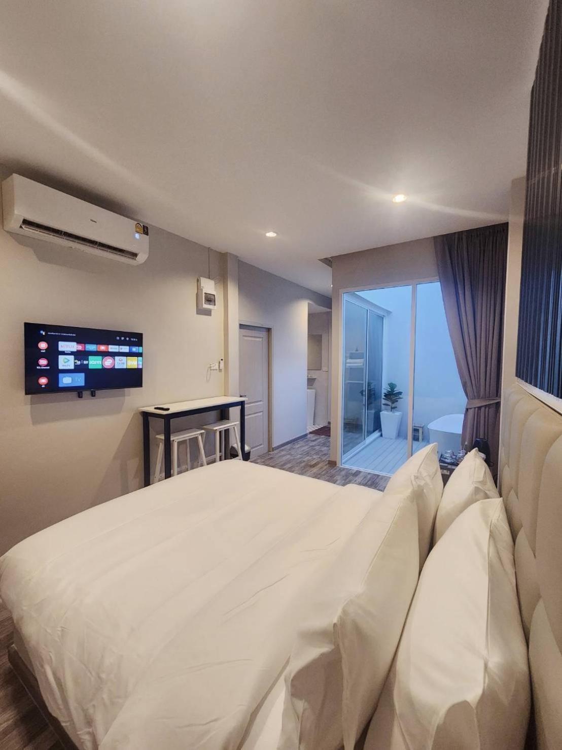 Skyline Resort Ban Khlong Lat Bua Khao Exteriör bild