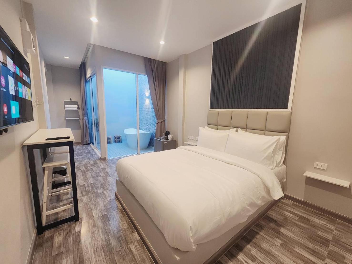 Skyline Resort Ban Khlong Lat Bua Khao Exteriör bild