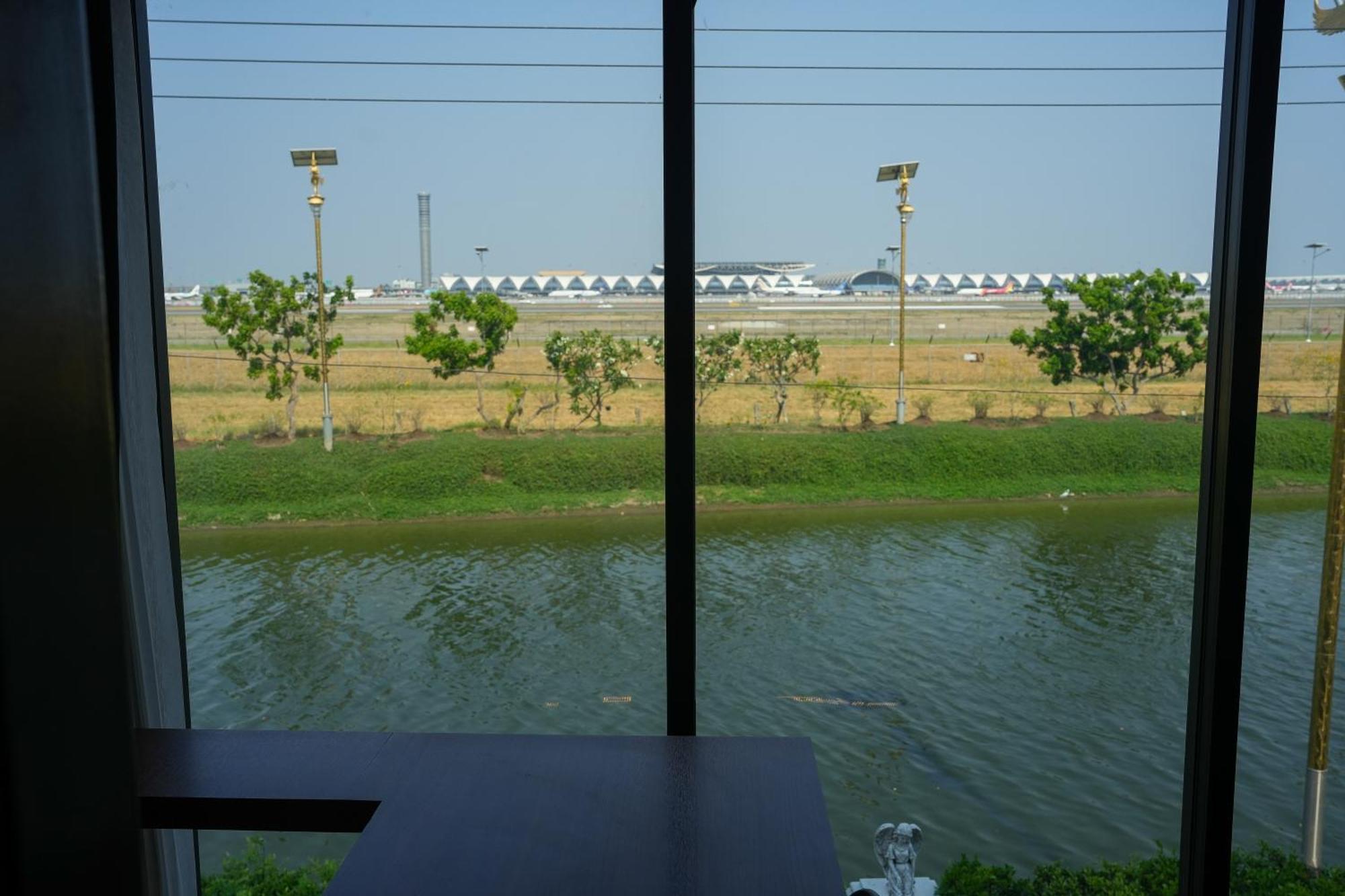 Skyline Resort Ban Khlong Lat Bua Khao Exteriör bild