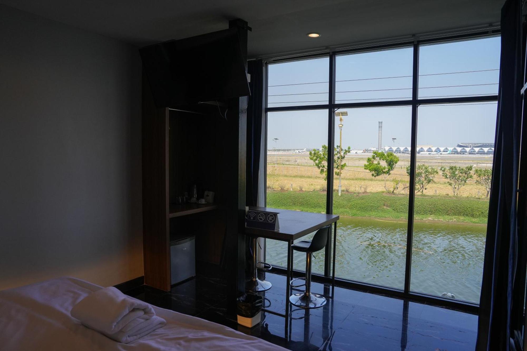 Skyline Resort Ban Khlong Lat Bua Khao Exteriör bild