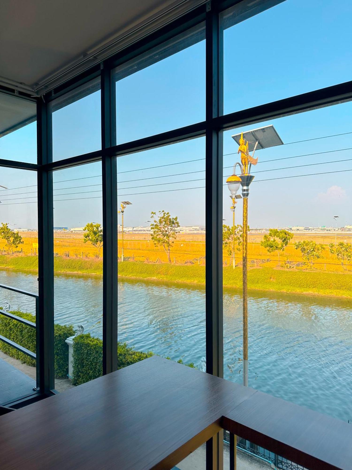Skyline Resort Ban Khlong Lat Bua Khao Exteriör bild